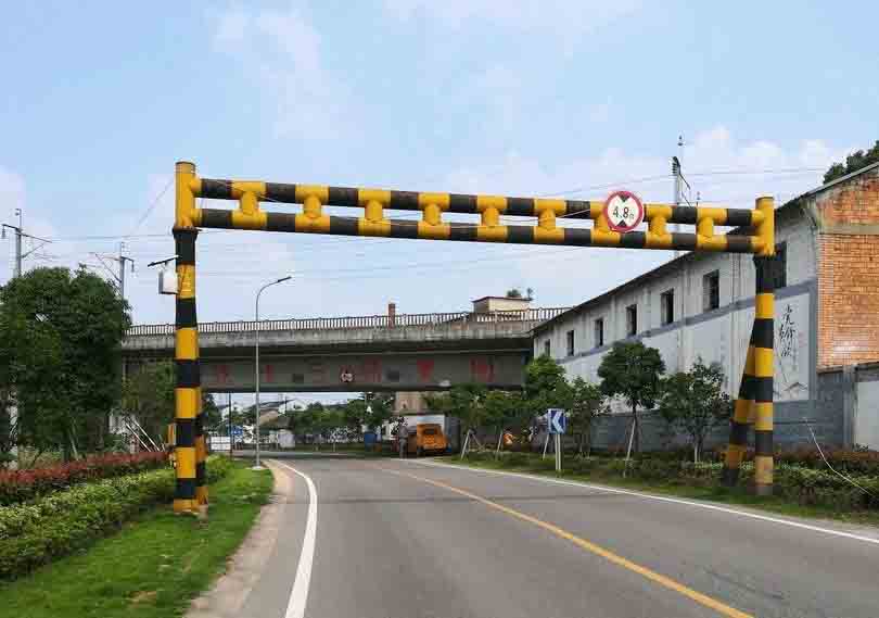 昌都铁路限高架